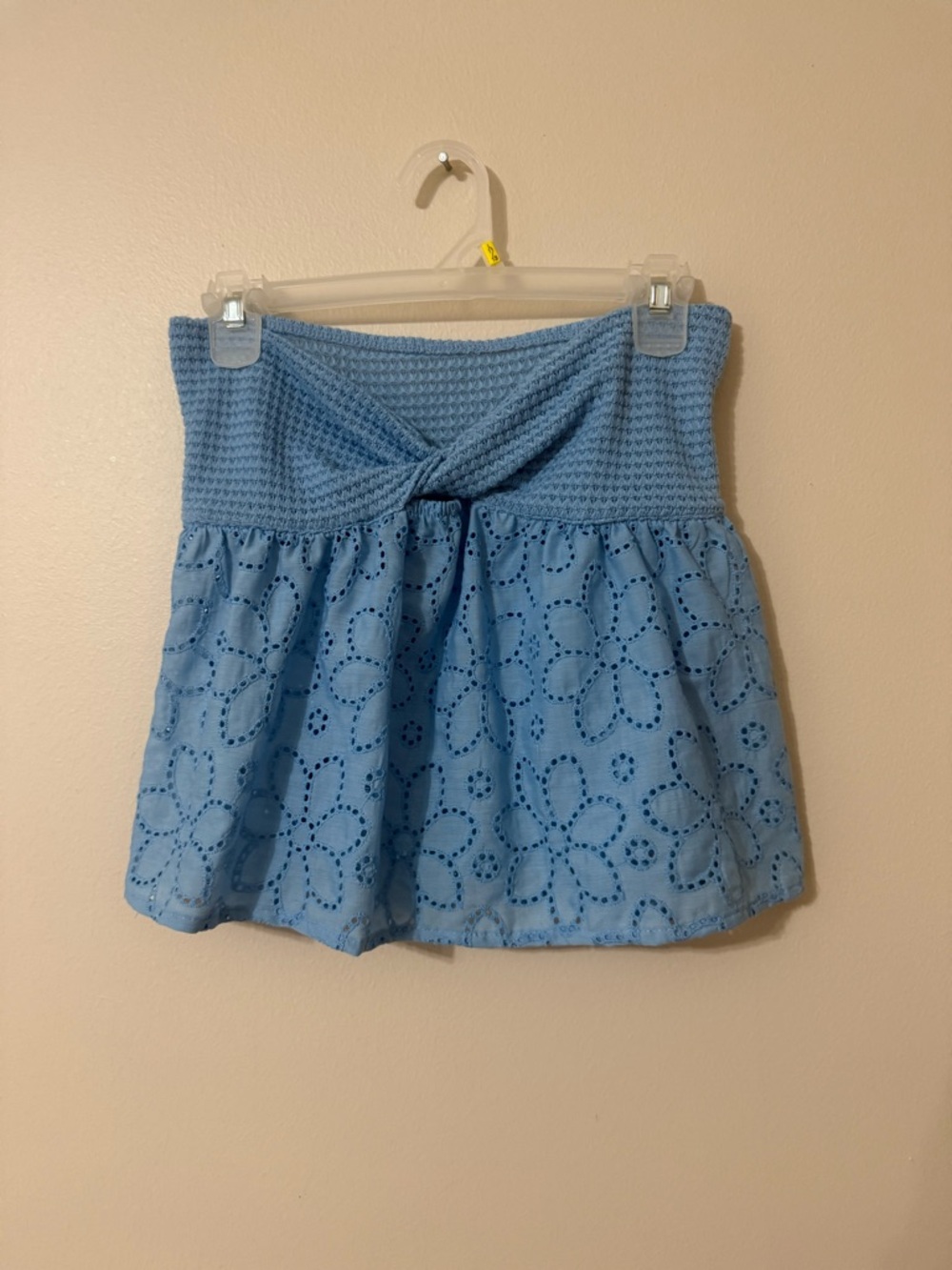 Gorgeous SHEIN Tube Top Eyelet Flower Design Women’s size S/M perfect condition